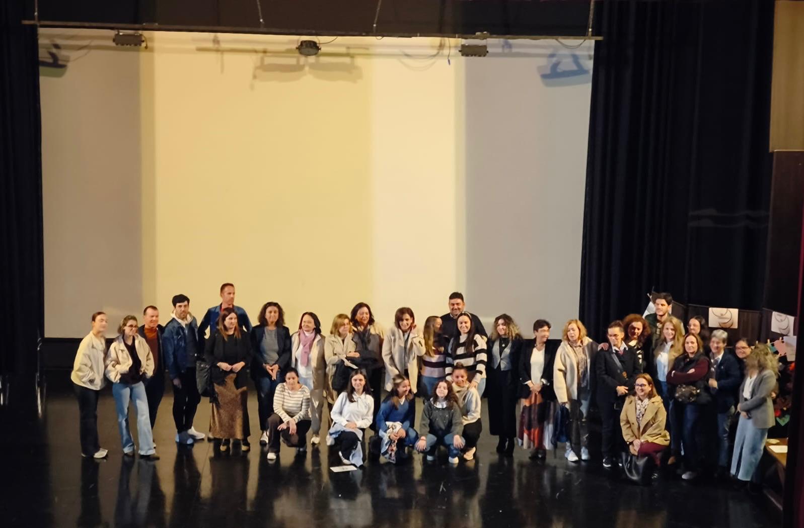 Grupo de asistentes a conferencia